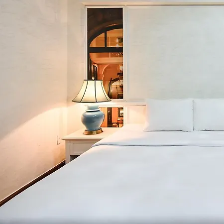 California Saigon Hotel & Rooftop Pool Ho Chi Minh City Room photo