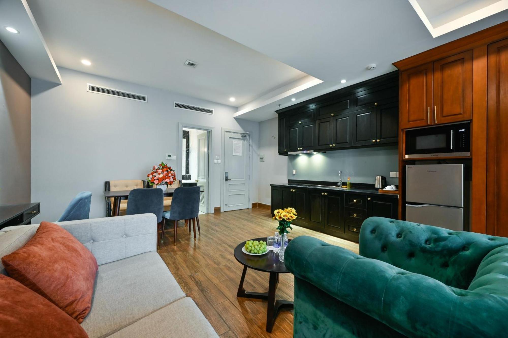 Отель California Saigon & Rooftop Pool 3*