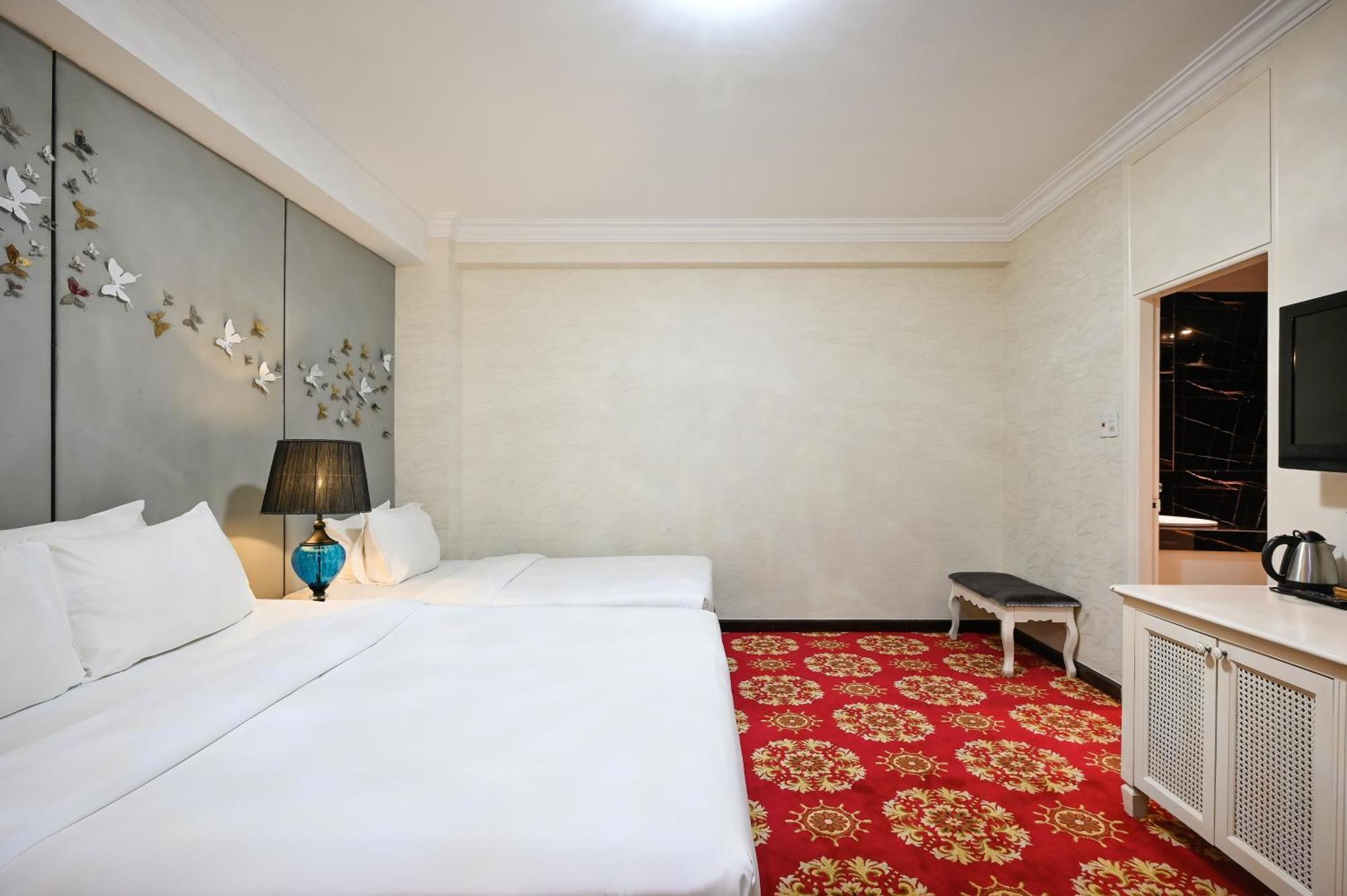 California Saigon & Rooftop Pool 3* Ho Chi Minh City