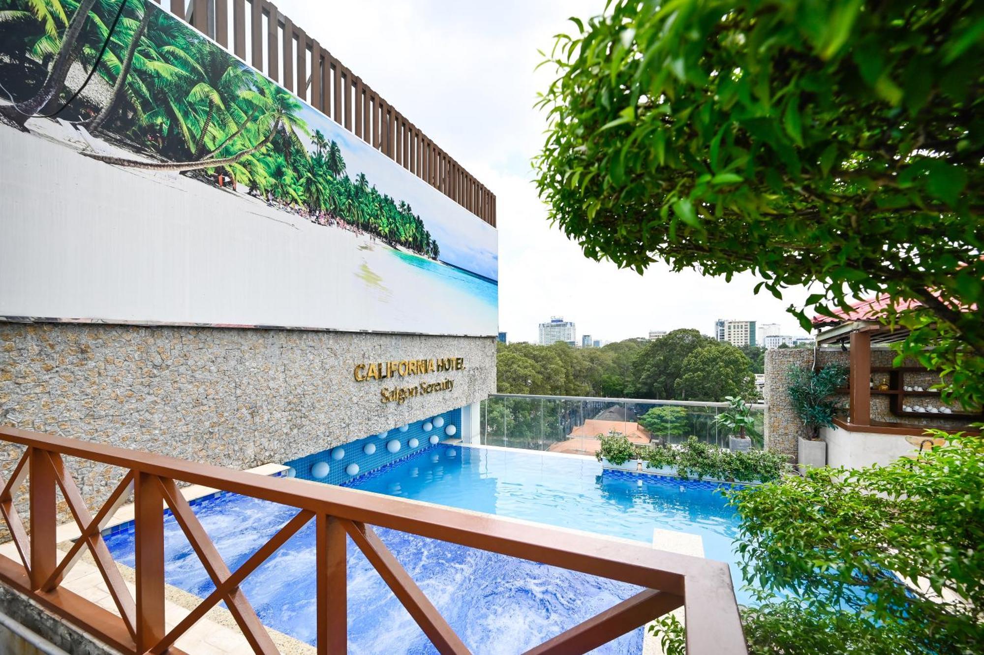 California Saigon & Rooftop Pool Ho-Chi-Minh-Stadt